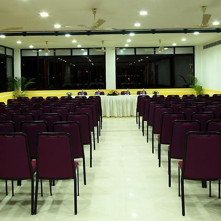 Hotel Green Dreams Kochi Exterior photo